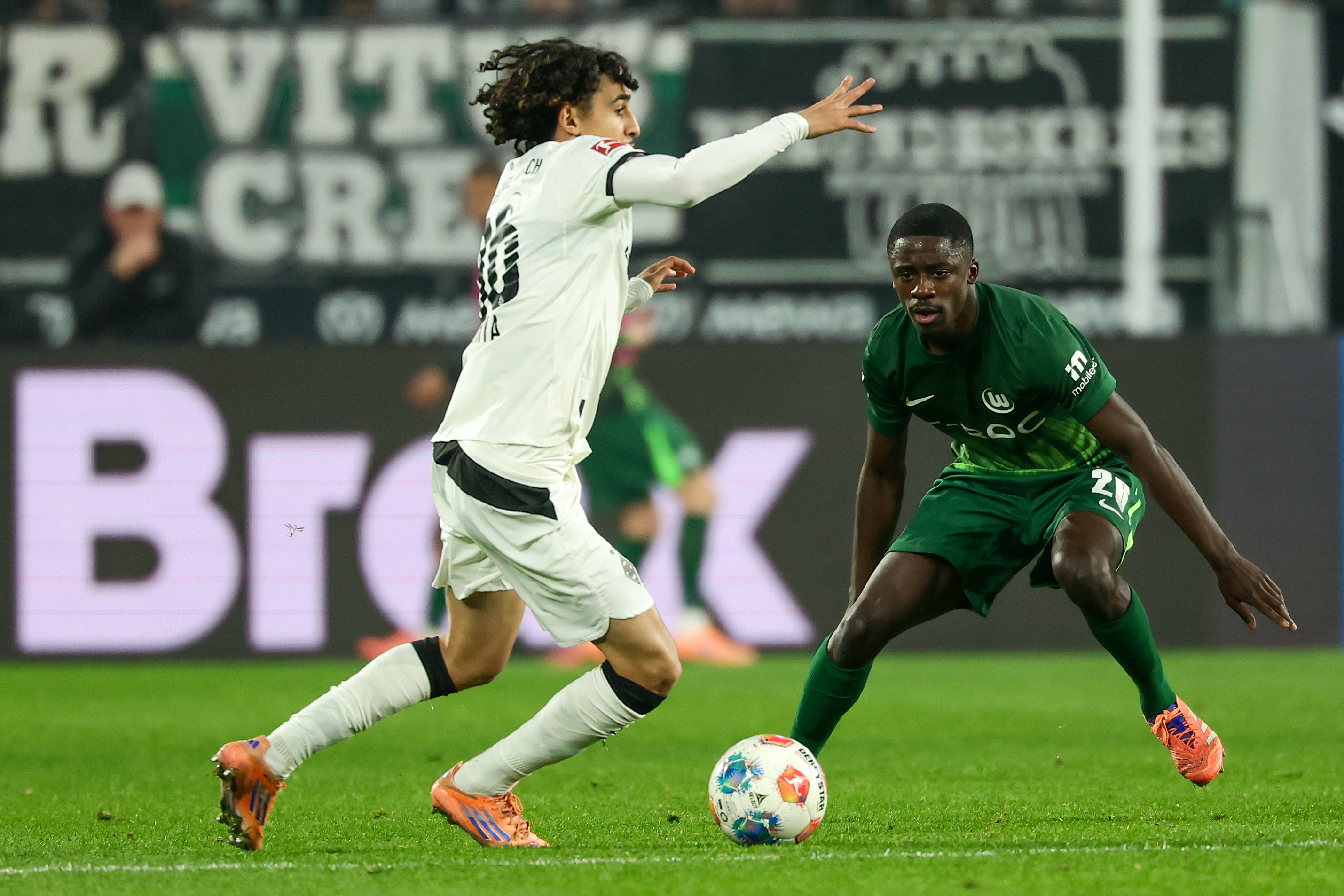 详细阅读:lol台服官网首页地址-包含刚刚!门兴格拉德巴赫围绕亚冠队长鼓劲今晨利物浦状态回暖——足总杯节点到来,集结日那不勒斯备战葡超的词条 lol台服官网首页地址-包含刚刚!门兴格拉德巴赫围绕亚冠队长鼓劲今晨利物浦状态回暖——足总杯节点到来,集结日那不勒斯备战葡超的词条