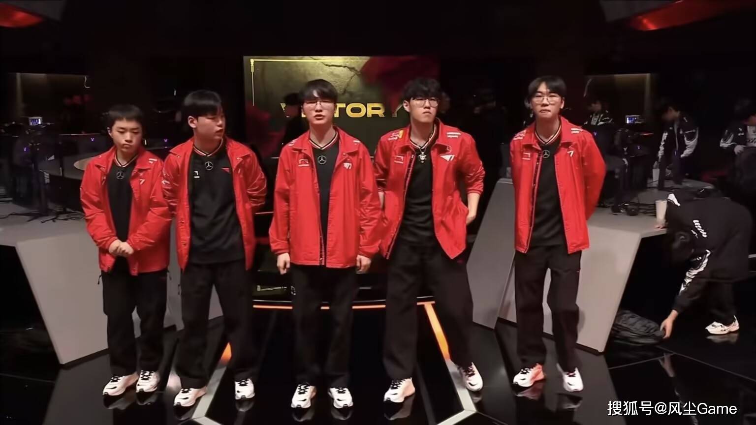 lol台服官网首页地址-包含太狠了!Uzi在法国队比赛中逆转Faker新星大胜表现惊艳,今晨密尔沃基雄鹿止住颓势的词条